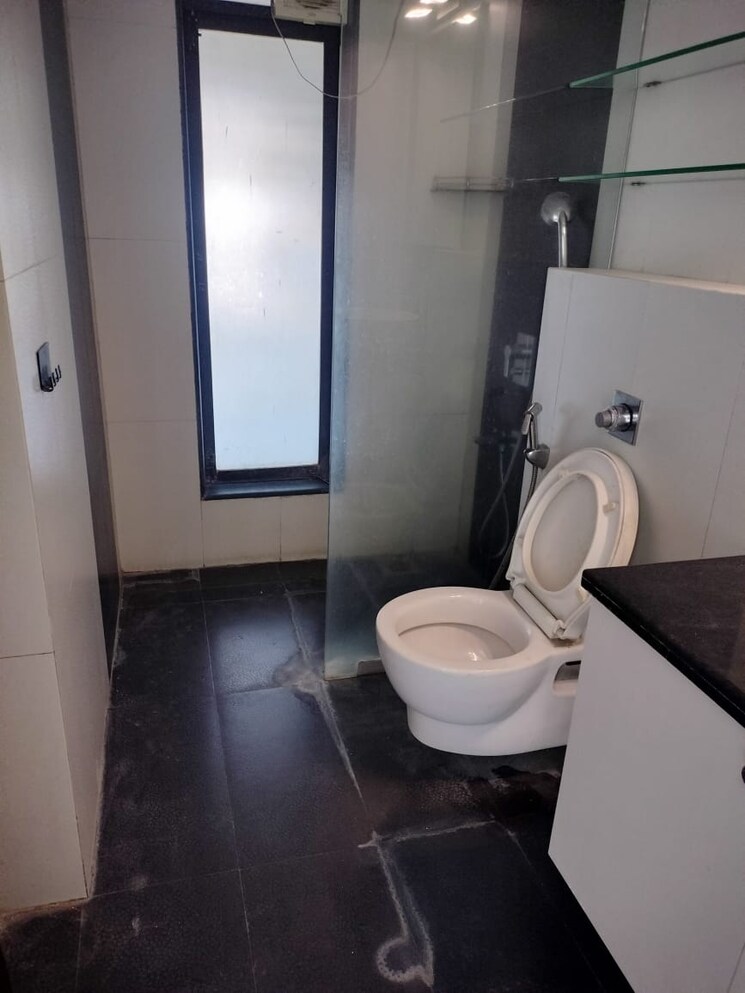 Bathroom, dheeraj-celestial 3 Bedroom 1716 Sq.Ft. Apartment In Bandra West Mumbai 9464134