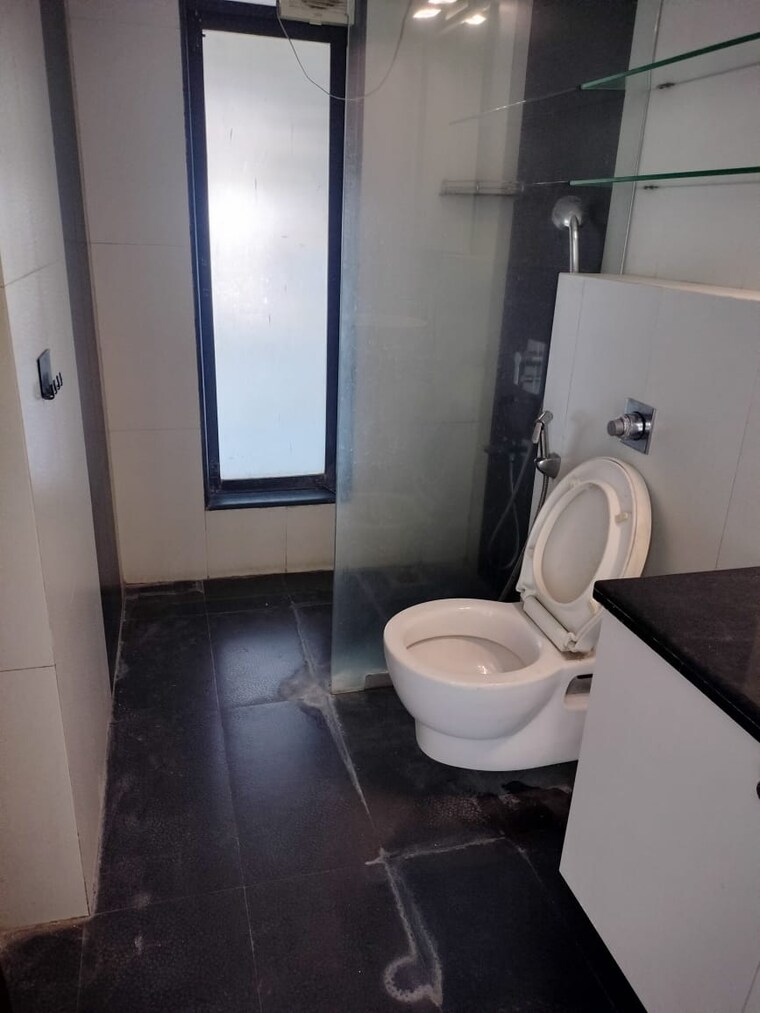 Bathroom, dheeraj-celestial 3 Bedroom 1716 Sq.Ft. Apartment In Bandra West Mumbai 9464134