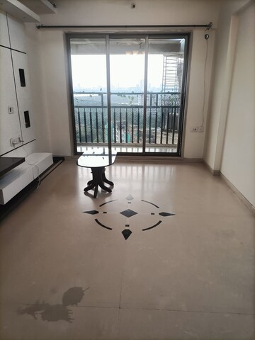 2 BHK Apartment For Rent in Versova