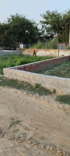 Plot For Sale in Deep Homes Sector 73