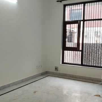Room in 3 BHK Independent House at Sector 23a – for Rent