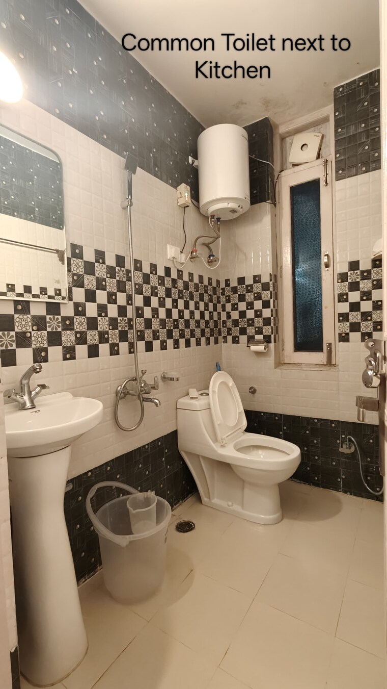 Attached Bathroom, annadale 2 Bedroom 800 Sq.Ft. Apartment In Annadale Shimla 9464174