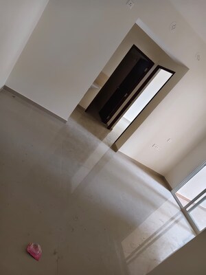 Furnished Amenities in 2 BHK Apartment at Suyog Aura, Warje – for Rent