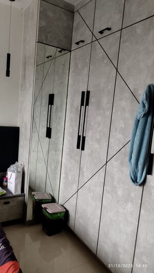 Furnished Amenities in 3 BHK Apartment at Sandhya Eve Horizon, Kandivali West – for Rent