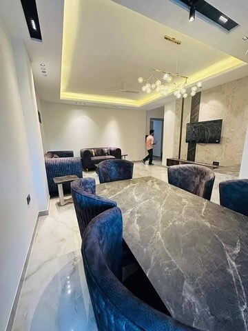 Master Bedroom in 3 BHK Builder Floor at Sector 14 – for Rent