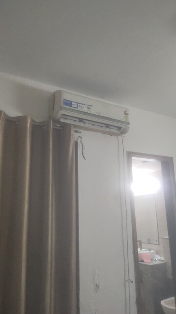 Building Lobby in 2.5 BHK Builder Floor at Tulip Mall, Sector 46 – for Rent