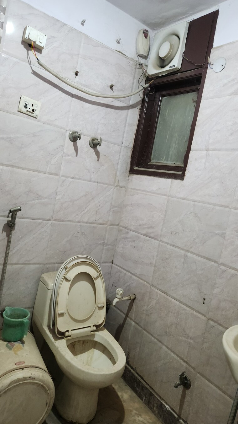 Bathroom, saket 1 Bedroom 400 Sq.Ft. Builder Floor In Saket Delhi 9464205