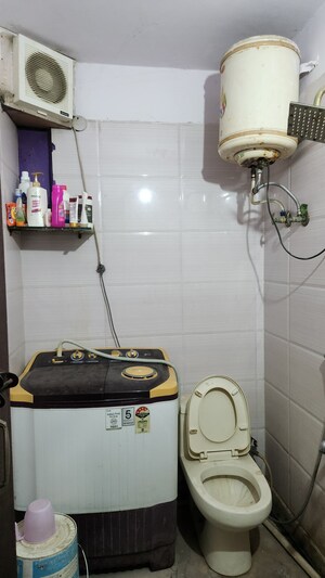 Bathroom in 1 BHK Builder Floor at Saket – for Rent