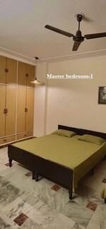 4 BHK 600 Sq.Yd. Builder Floor in Panchsheel Enclave