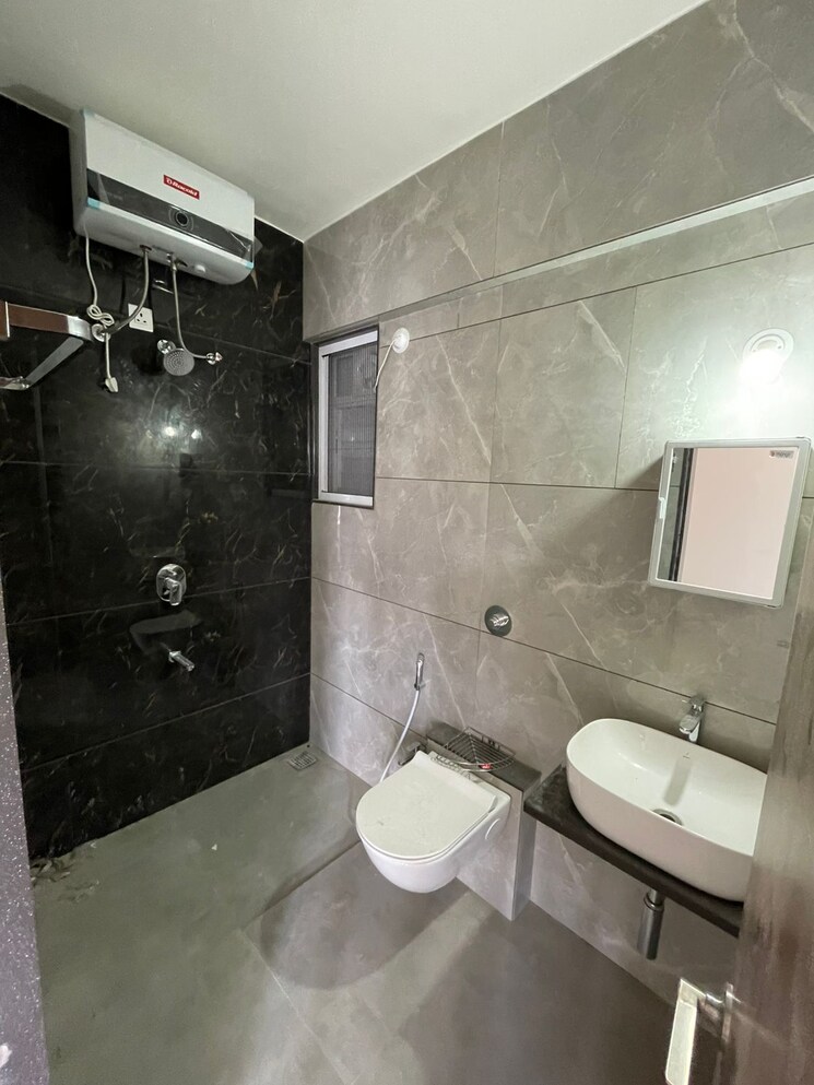 Attached Bathroom, d-and-t-mountain-view-chs 2 Bedroom 931 Sq.Ft. Apartment In Senapati Bapat Road Pune 9464211