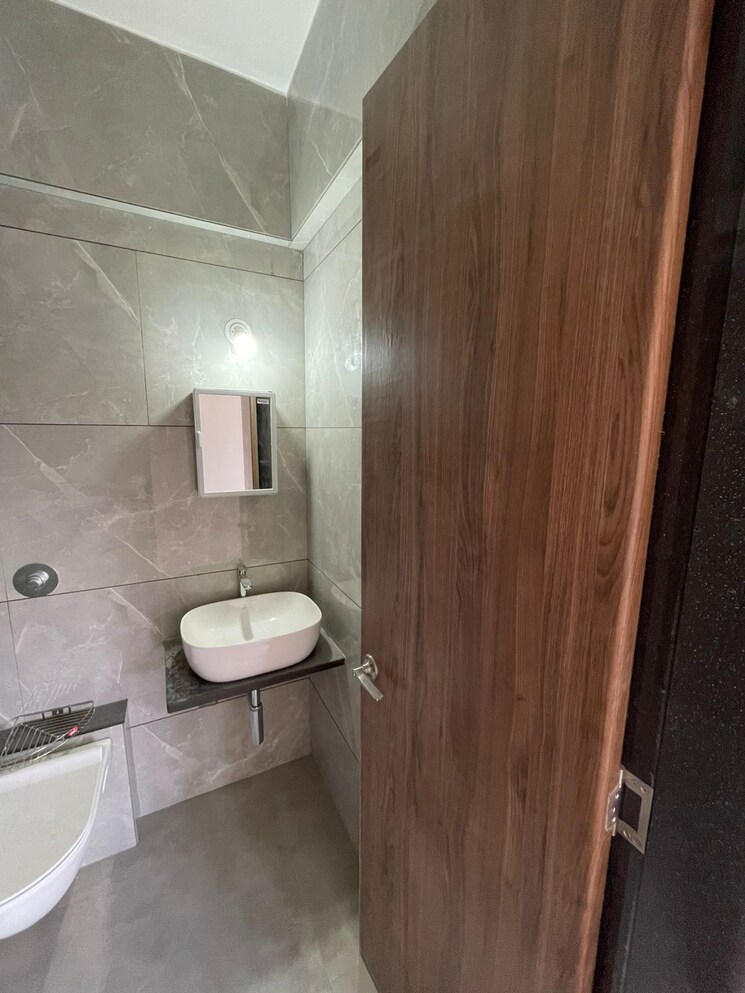 Attached Bathroom, d-and-t-mountain-view-chs 2 Bedroom 931 Sq.Ft. Apartment In Senapati Bapat Road Pune 9464211
