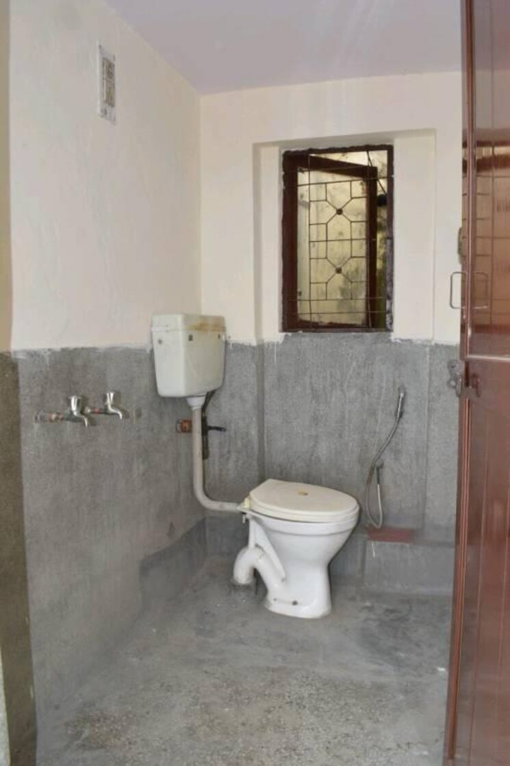 Bathroom, saket 4 Bedroom 300 Sq.Yd. Builder Floor In Saket Delhi 9464221