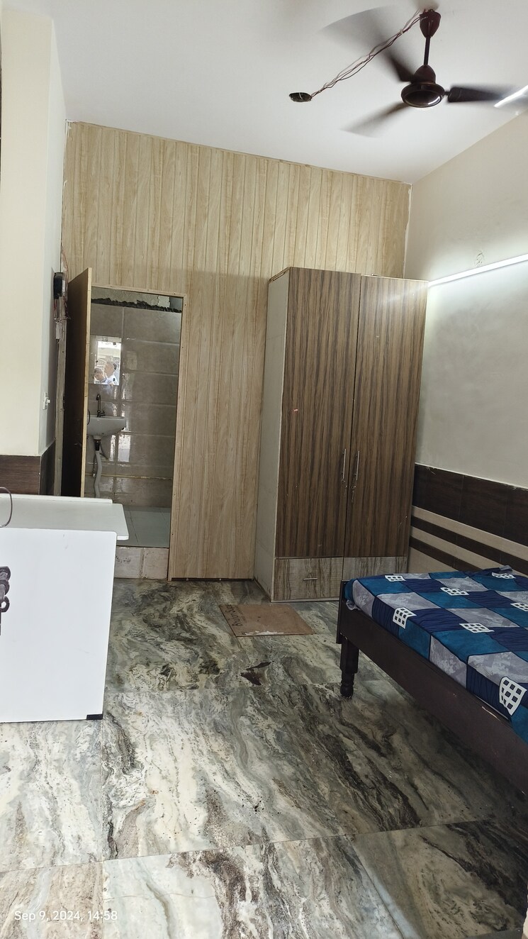 Bedroom, sector 80 Pg For Boys In Sector 80 9464236