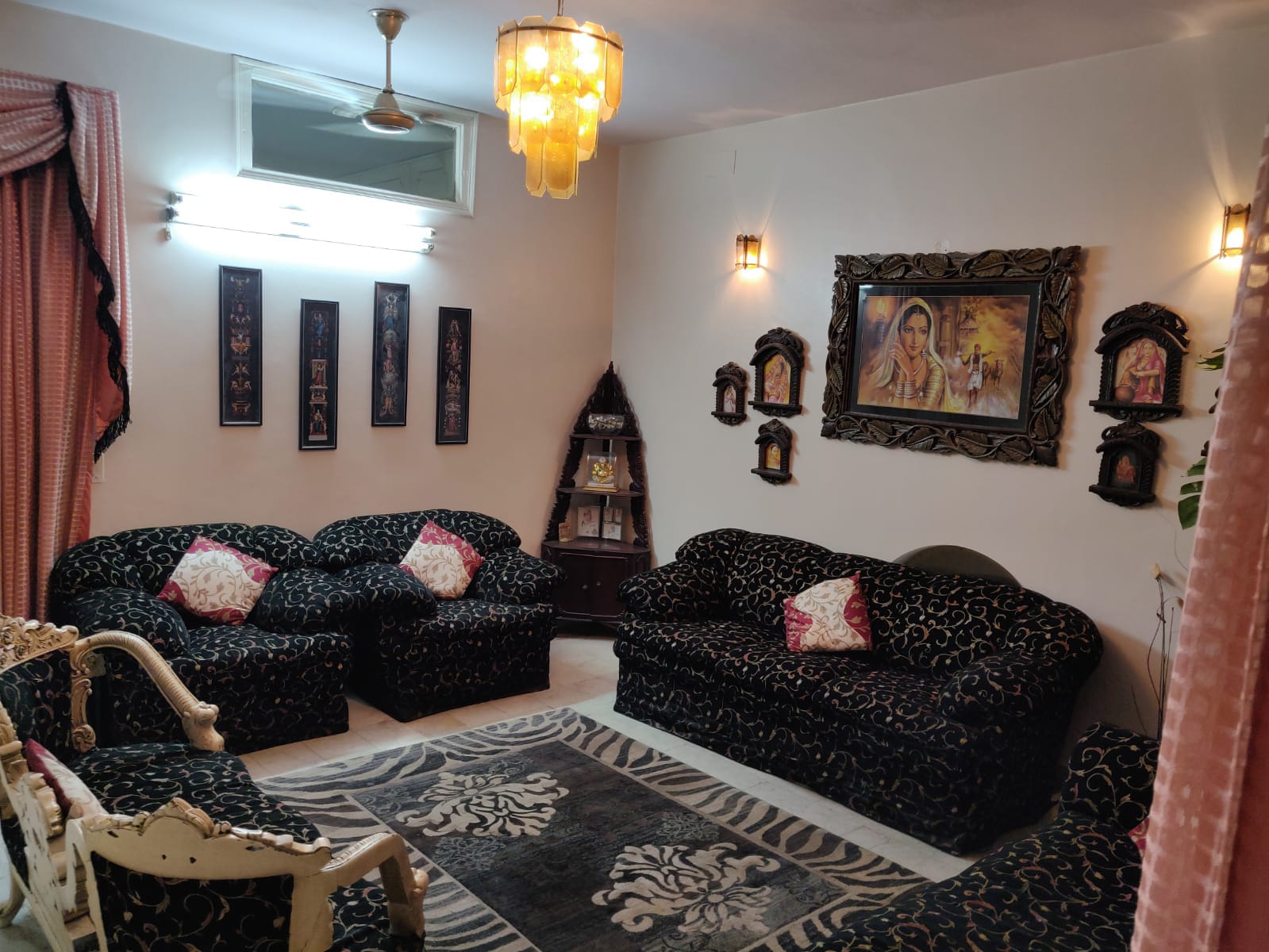 2 BHK Builder Floor For Rent in Saket