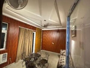 Living Room in 3 BHK Apartment at Daliganj – for Rent