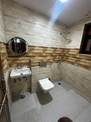 Team Area in 2 BHK Builder Floor at Sector 57 – for Sale