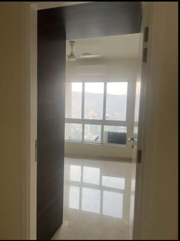 Room in 3 BHK Apartment at Hiranandani Meadows, Manpada – for Rent