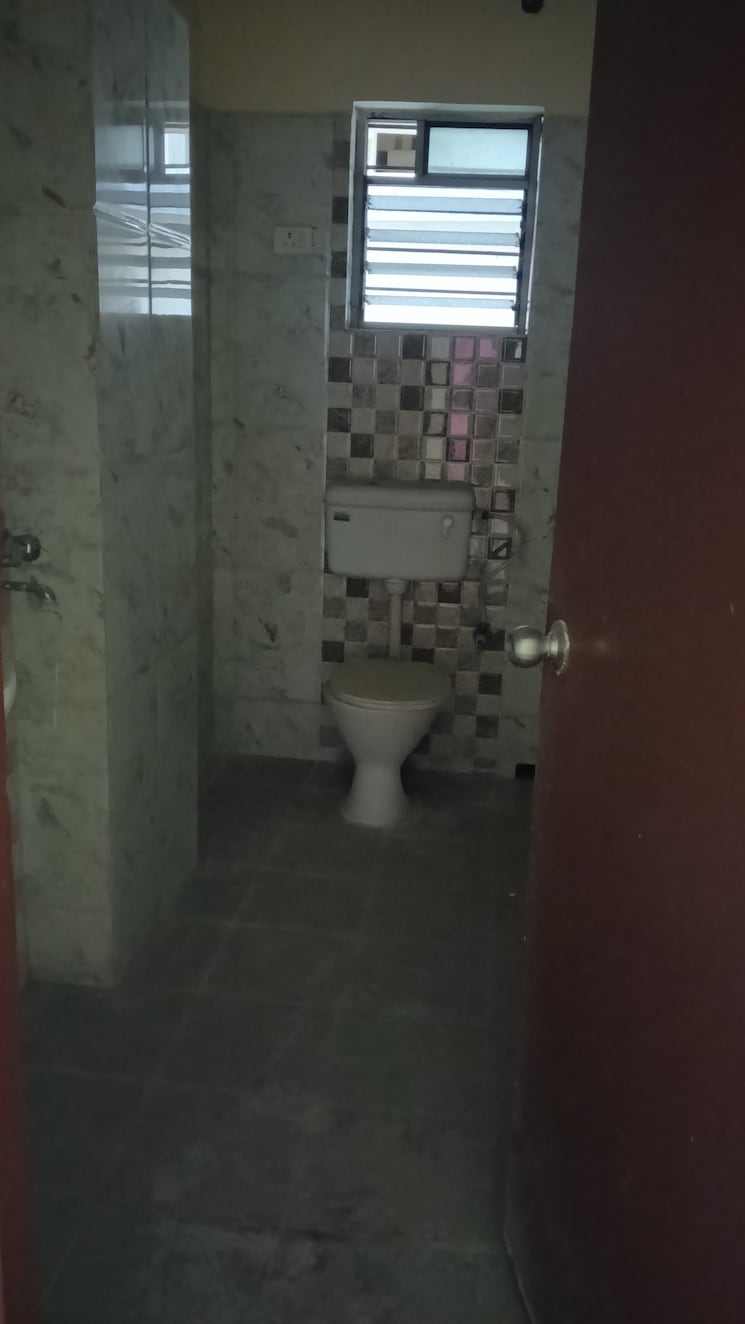 Bathroom, kundan-plaza 2 Bedroom 1030 Sq.Ft. Apartment In Chinar Park Kolkata 9464341