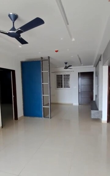 Living Room in 2.5 BHK Apartment at Marina Skies, Hi Tech City – for Rent
