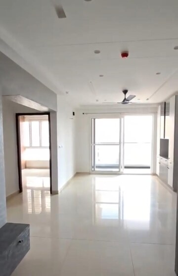 Room in 2.5 BHK Apartment at Marina Skies, Hi Tech City – for Rent