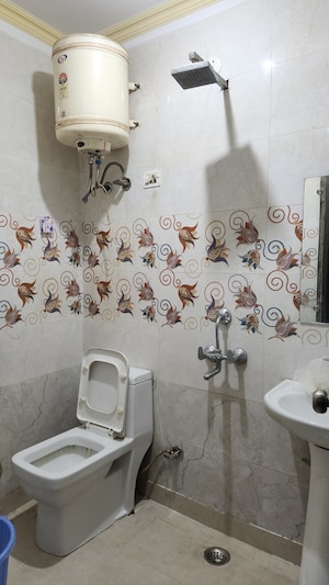 Bathroom in 1 BHK Builder Floor at Saket – for Rent