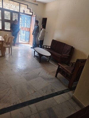 Living Room in 3 BHK Builder Floor at Sector 36 – for Rent