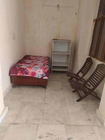 Bedroom in 3 BHK Builder Floor at Sector 36 – for Rent