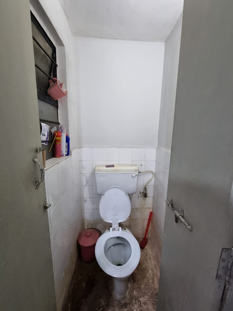 Bathroom, rambaug-apartment 1 Bedroom 512 Sq.Ft. Apartment In Kothrud Pune 9464403