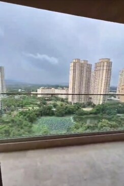 4 BHK + Extra Room Apartment For Sale in Hiranandani Lake Enclave Glendale