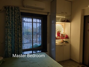 Room in 2 BHK Apartment at Mantri Serene, Goregaon East – for Rent