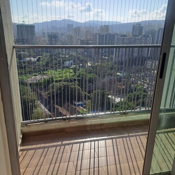 Room in 3 BHK Apartment at Lodha Paradise, Majiwada – for Sale