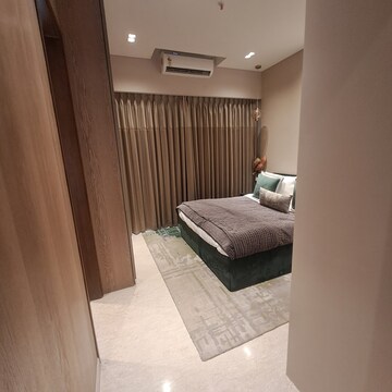 Team Area in 3 BHK Apartment at Lodha Paradise, Majiwada – for Sale