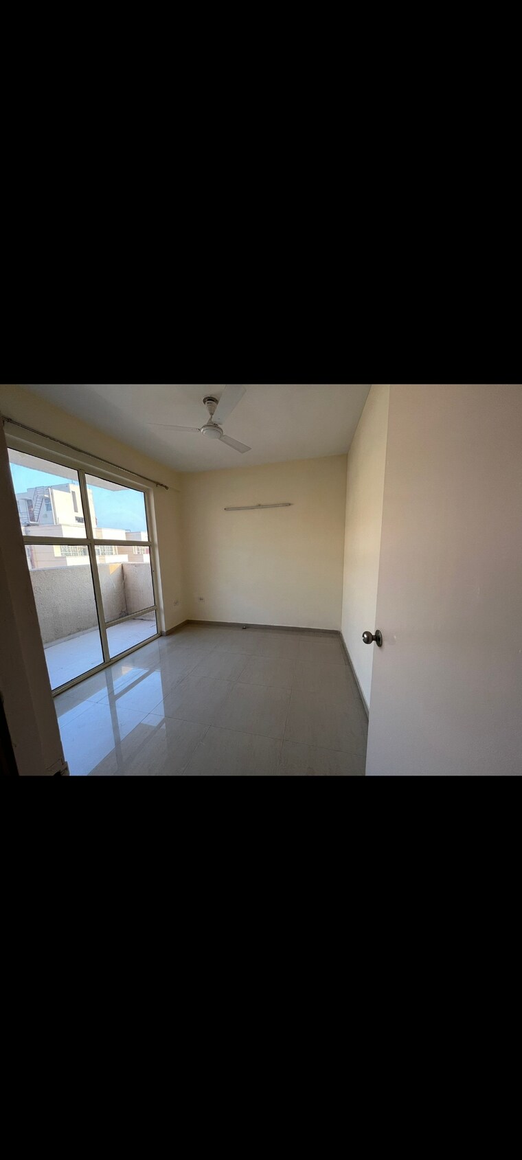 Room, pyramid-urban-homes 2 Bedroom 625 Sq.Ft. Apartment In Sector 70a Gurgaon 9464543