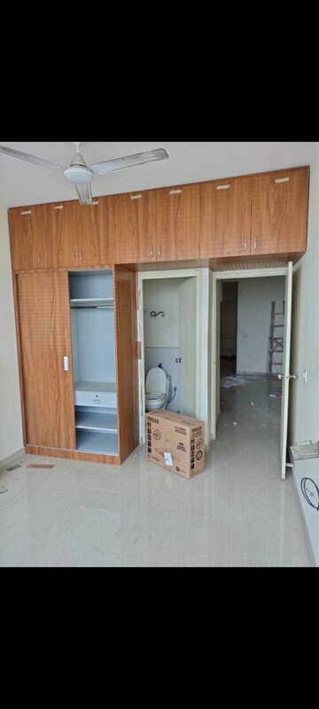 2 BHK Apartment For Rent in Pyramid Urban Homes, Sector 70a