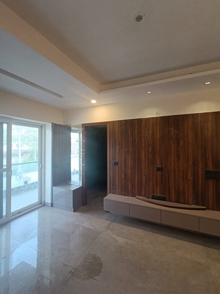 Room, sector 37 3 Bedroom 1800 Sq.Ft. Builder Floor In Sector 37 Faridabad 9464613