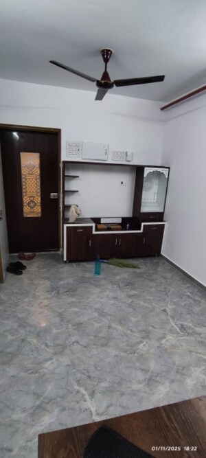 Room in 1 BHK Apartment at Shraddha Evoque, Bhandup West – for Rent