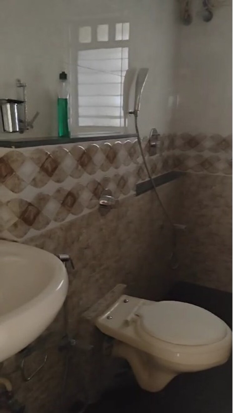 Bathroom, sai-samman 2 Bedroom 962 Sq.Ft. Apartment In Chembur Mumbai 9464614