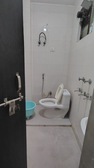Bathroom in 1 BHK Builder Floor at Dwarka Mor – for Rent
