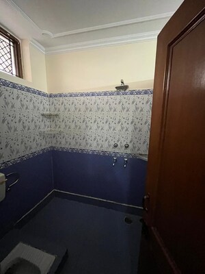 Furnished Amenities in 2 BHK Builder Floor at Palam Vihar – for Rent