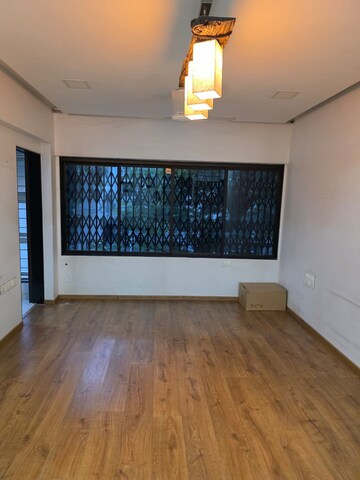 Bedroom in 2 BHK Apartment at Samkeet CHS, Vile Parle East – for Rent