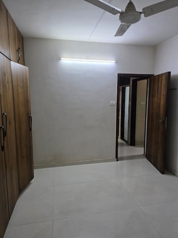 Room in 2 BHK Apartment at Samkeet CHS, Vile Parle East – for Rent