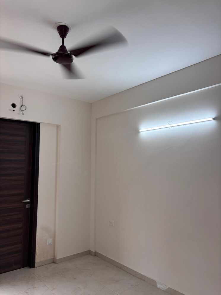 Room, smart-world-gems 3 Bedroom 1423 Sq.Ft. Apartment In Sector 89 Gurgaon 9464642