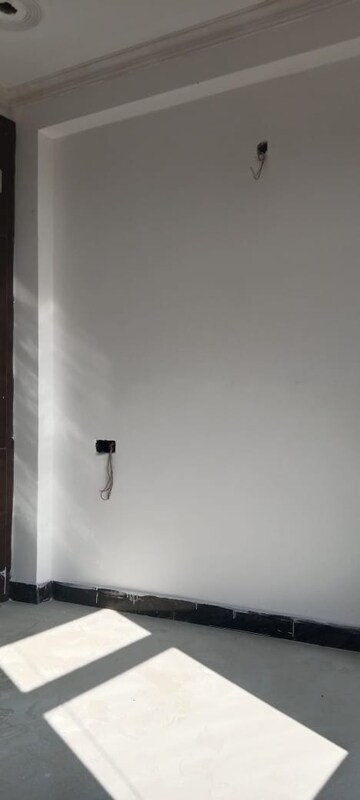 Room in 1 BHK Builder Floor at Saket – for Rent