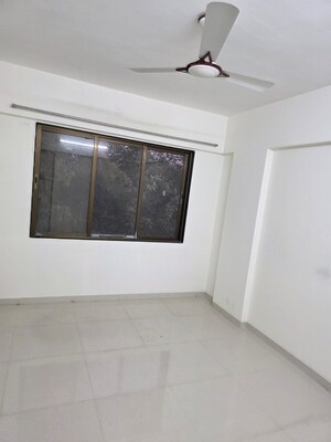 Room in 2 BHK Apartment at Samkeet CHS, Vile Parle East – for Rent