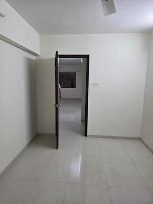 Room in 2 BHK Apartment at Samkeet CHS, Vile Parle East – for Rent