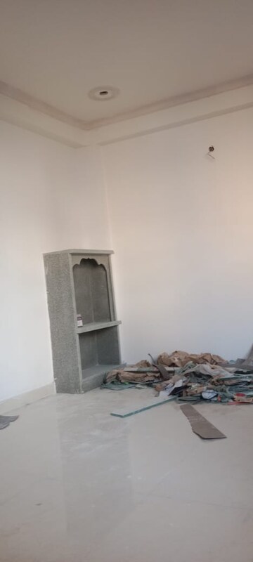 Furnished Amenities in 1 BHK Builder Floor at Saket – for Rent