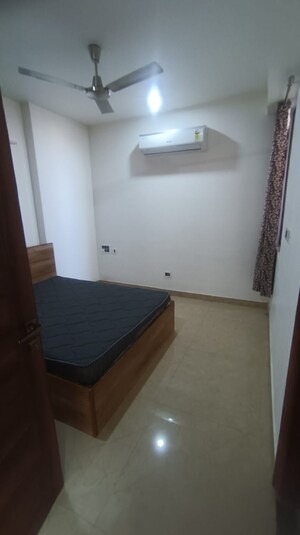 Room in 3 BHK Apartment at Vaishali Nagar – for Rent