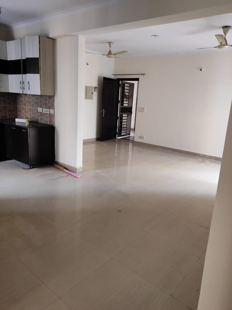 Living Room, saviour-park 3 Bedroom 1500 Sq.Ft. Apartment In Mohan Nagar Ghaziabad 9462615