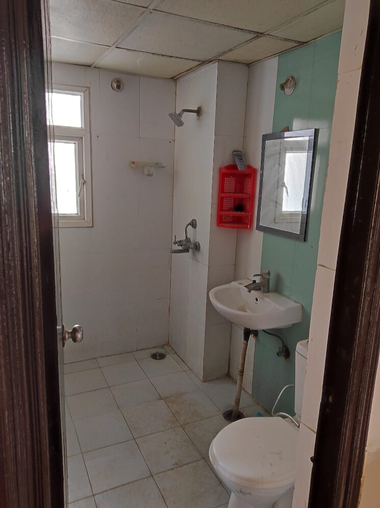 Bathroom, saviour-park 3 Bedroom 1500 Sq.Ft. Apartment In Mohan Nagar Ghaziabad 9462615