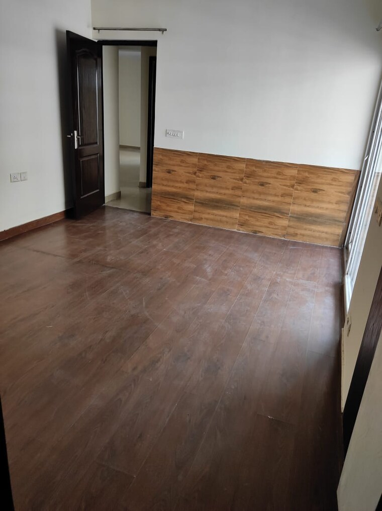 Room, saviour-park 3 Bedroom 1500 Sq.Ft. Apartment In Mohan Nagar Ghaziabad 9462615